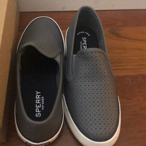 NWT sperry memory foam.